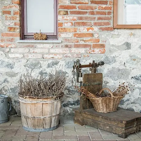 ファームステイ La Fucina *